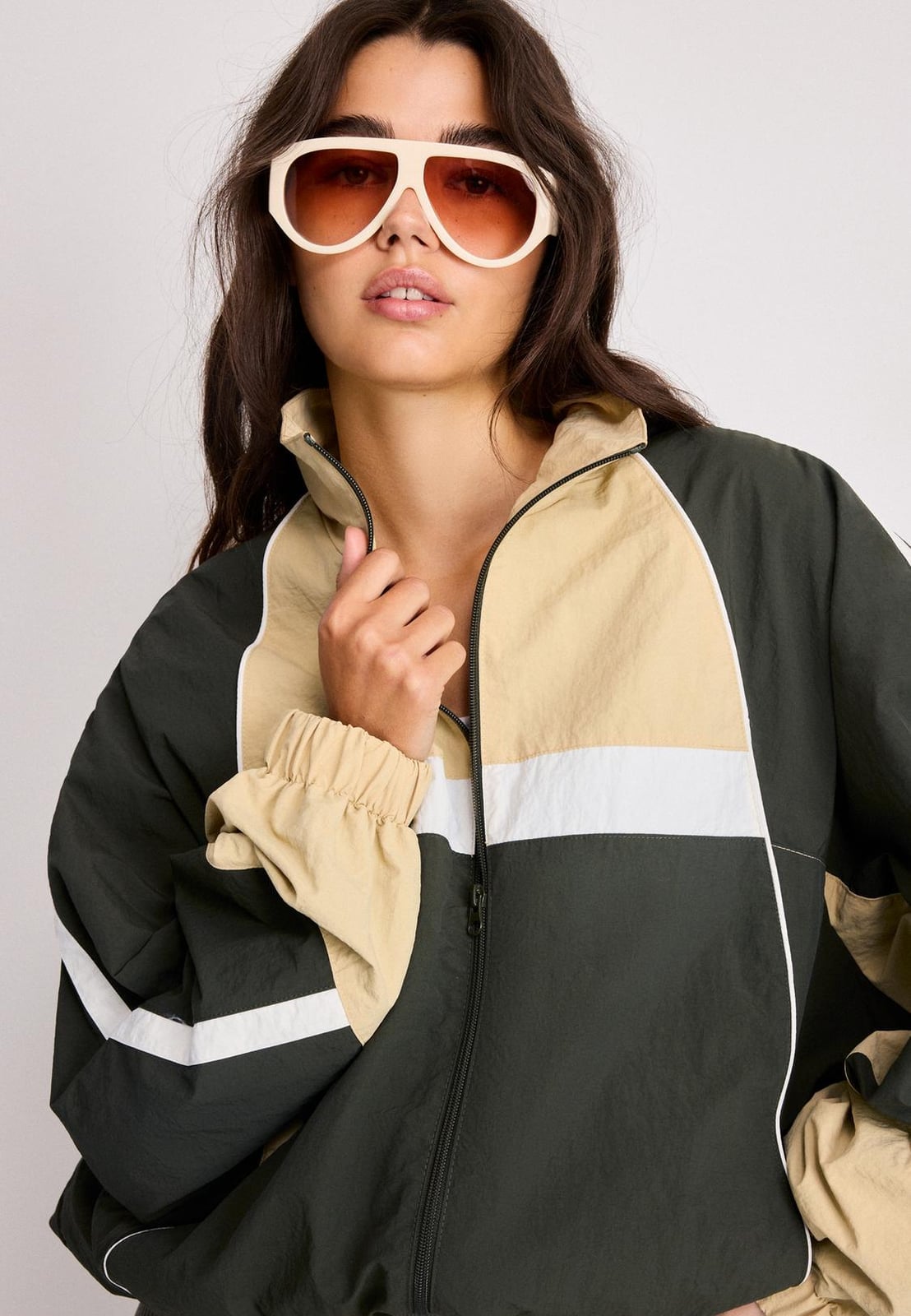 Color-Blocked Jacket With Relaxed Fit, Close-Up Take Color-Blocked Jacket With Relaxed Fit, Close-Up Take — Trendy Windbreaker Outfits