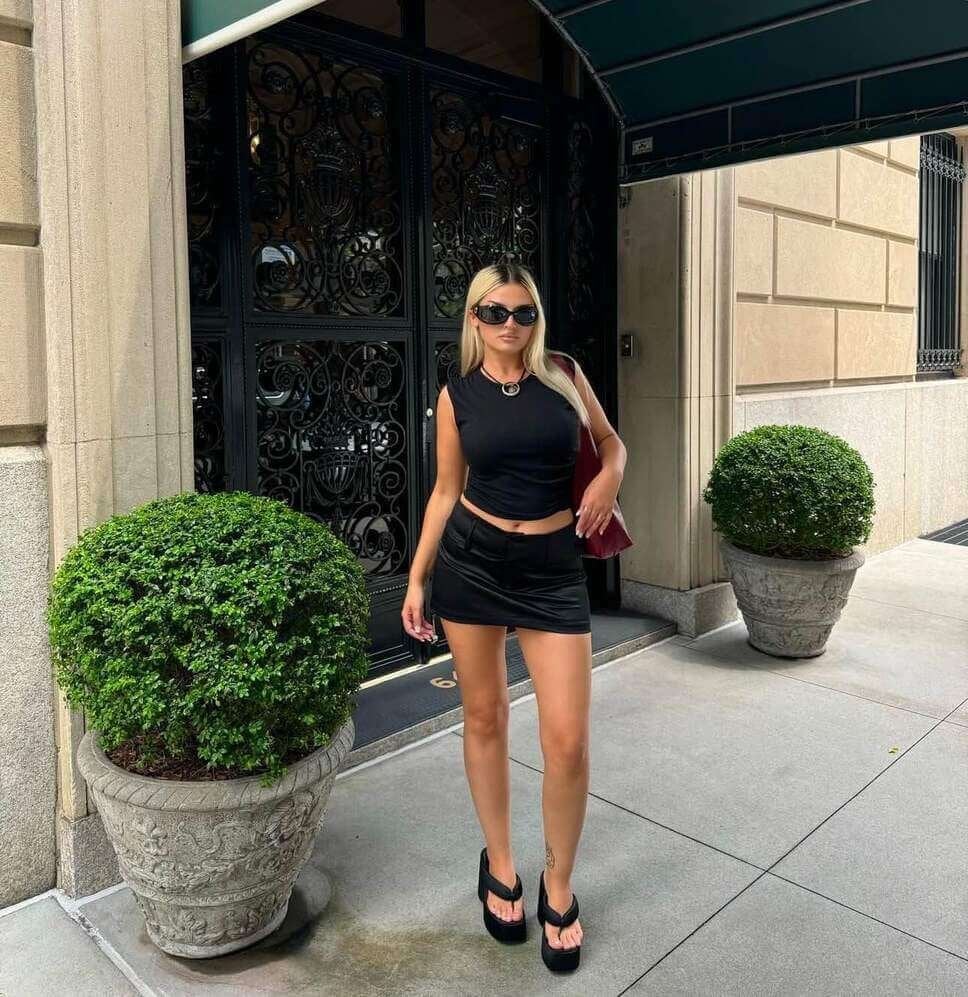 Black Crop Top and Low-Rise Mini Skirt Y2K Party Black Crop Top and Low-Rise Mini Skirt Y2K Party — Y2K Party Outfit Inspiration